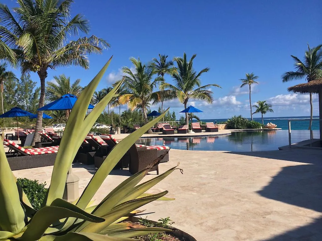 Sky Beach Club ガバナーズ・ハーバー