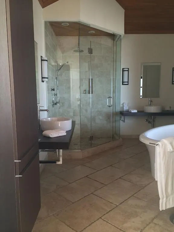 **** Hotel Sky Beach Club Governor S Harbour Bahamas