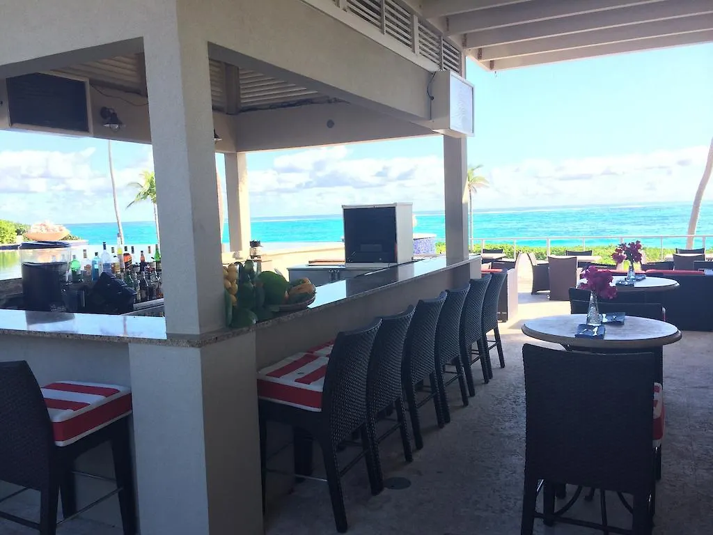 Sky Beach Club Governor S Harbour 4*,