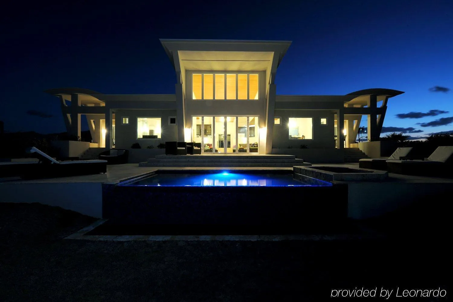 Sky Beach Club Governor S Harbour 4*,